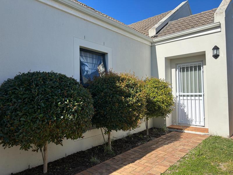 3 Bedroom Property for Sale in Sunningdale Western Cape